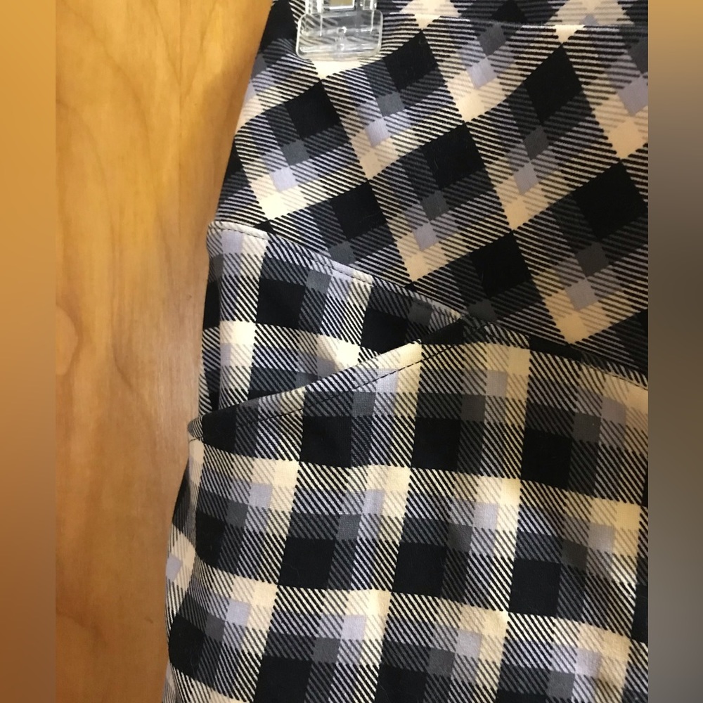 Torrid 1R Plaid Flare Pants NWT - Picture 9 of 9